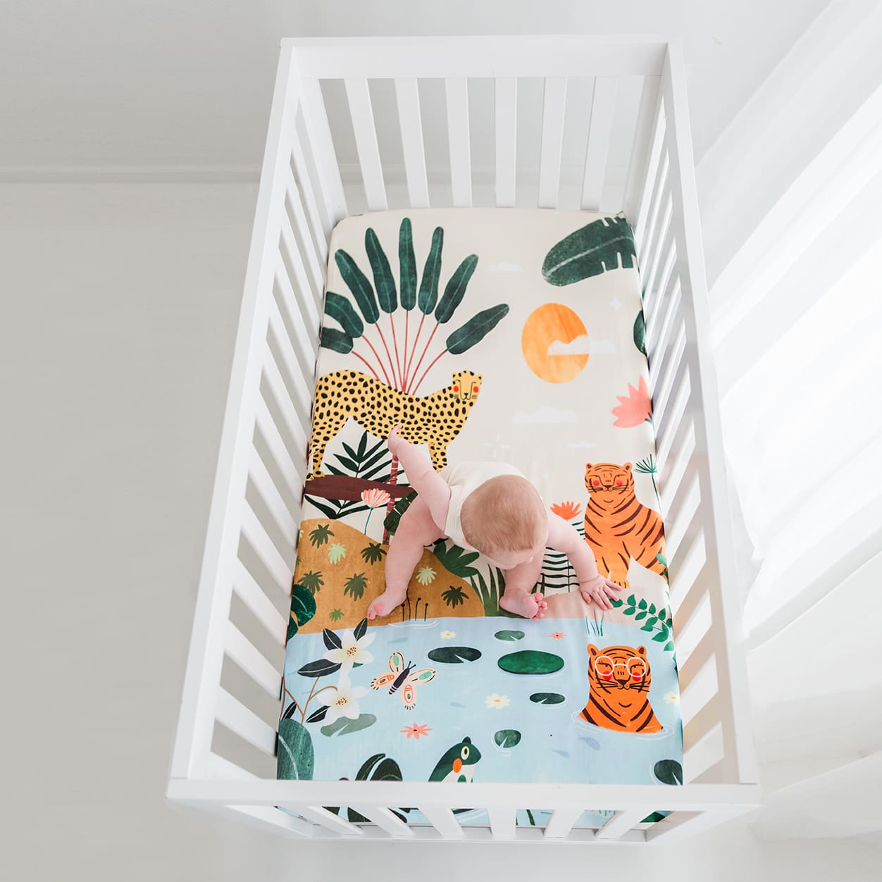 In The Jungle crib sheet, tiger, cheetah, safari