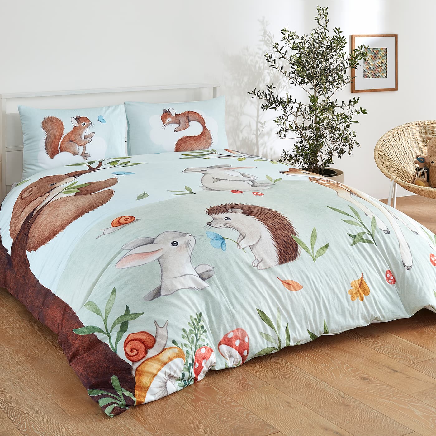 Woodland Forest bedding for kids, fawn, squirrel, butterfly, bear, bunny, hedgehog, forest animals, mushrooms. In twin full and queen size.