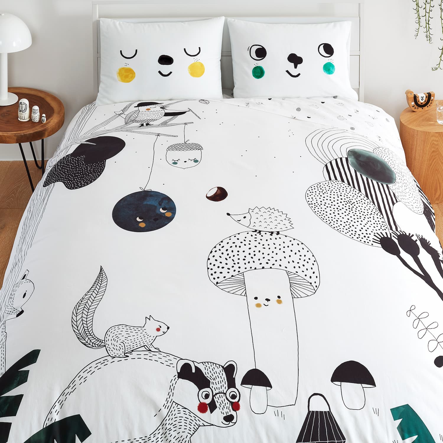 Woodland black and white bedding for kids, duvet and sheet set with woodland forest theme, hedgehog, fox, badger, squirrel.